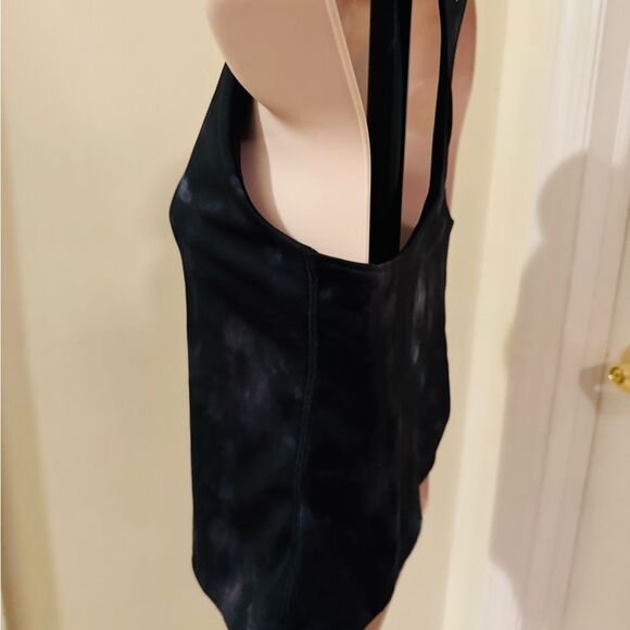 Old Navy Fitted Black and Gray Tank Top - Picture 4 of 11